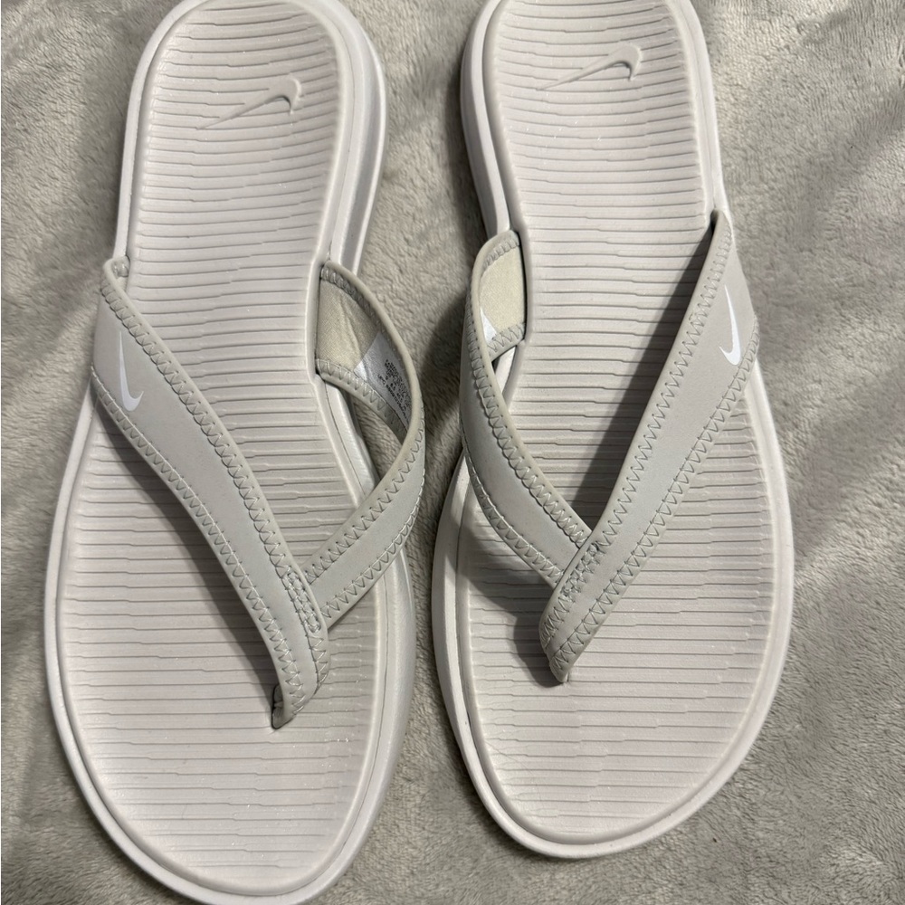 Nike Gray Sandals Classic Design